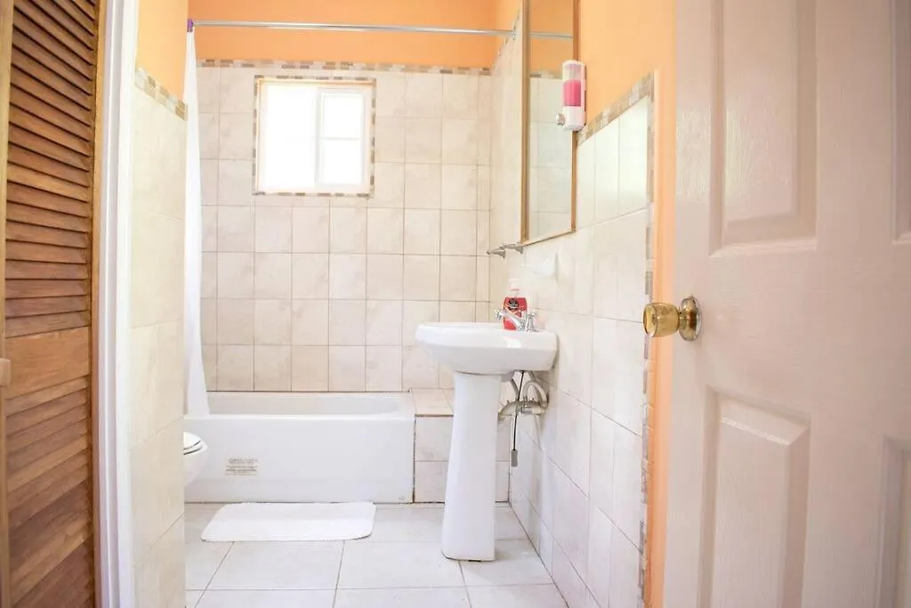 Apartamento A Lovely Jamaican Get-Away Kingston